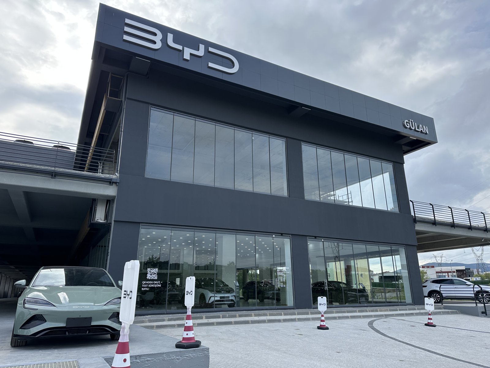 BYD Showroom