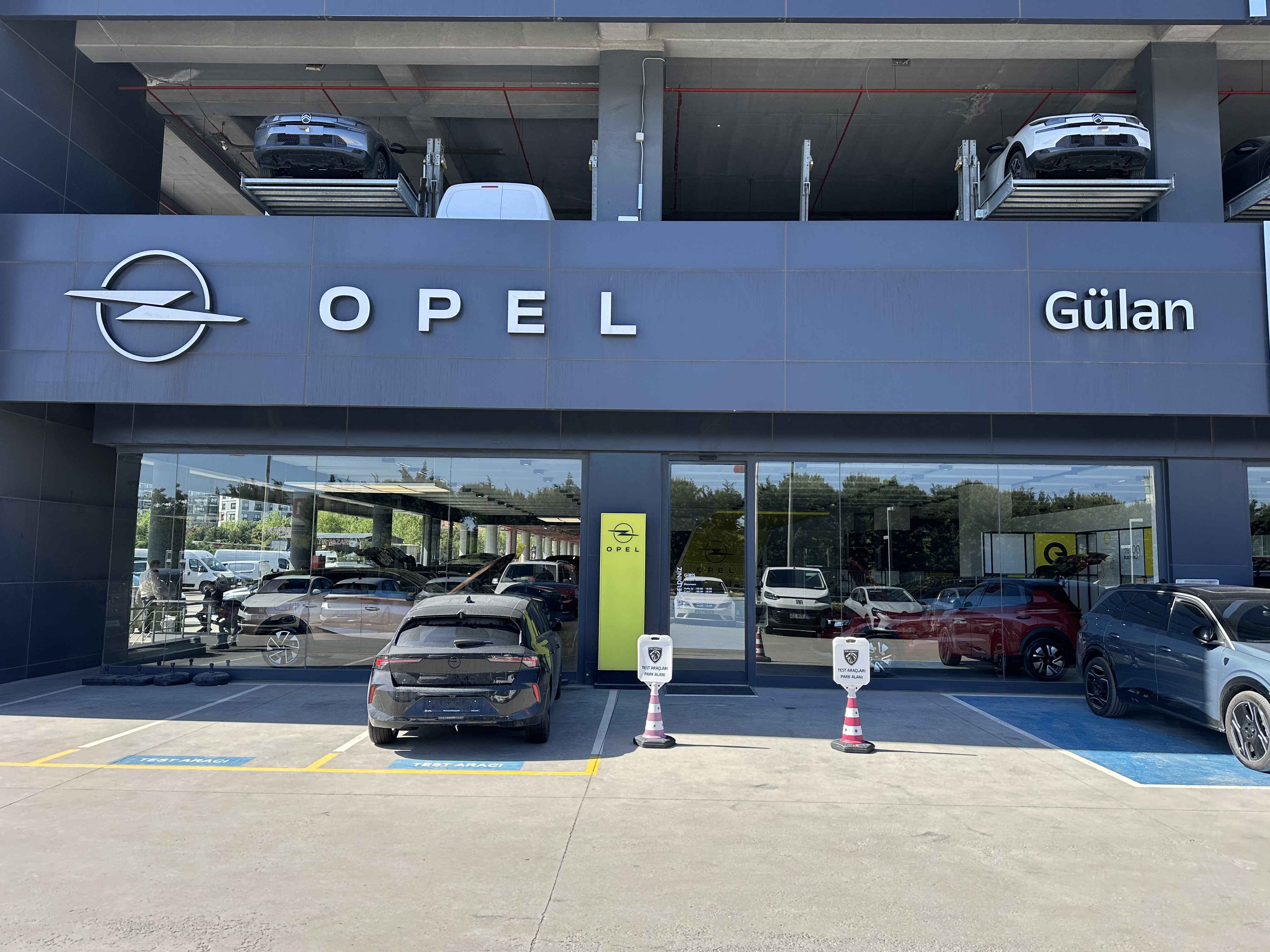 Opel Showroom